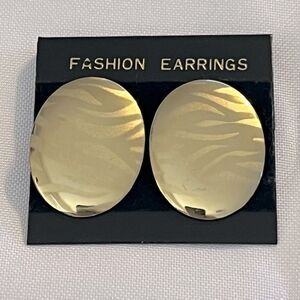 Retro Gold Tone Animal Print Oval Statement Pierced Earrings